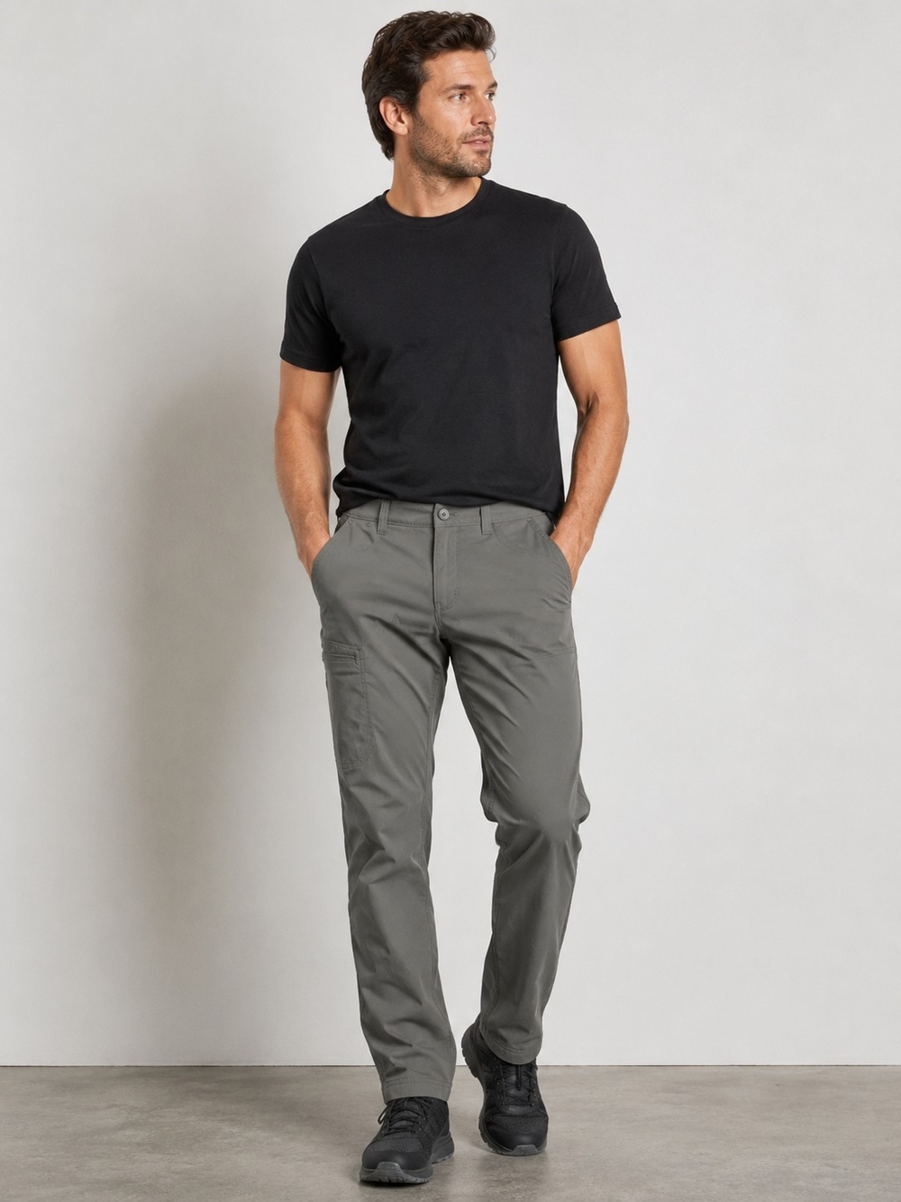 Eddie Bauer Men's Cargo Pants in Olive